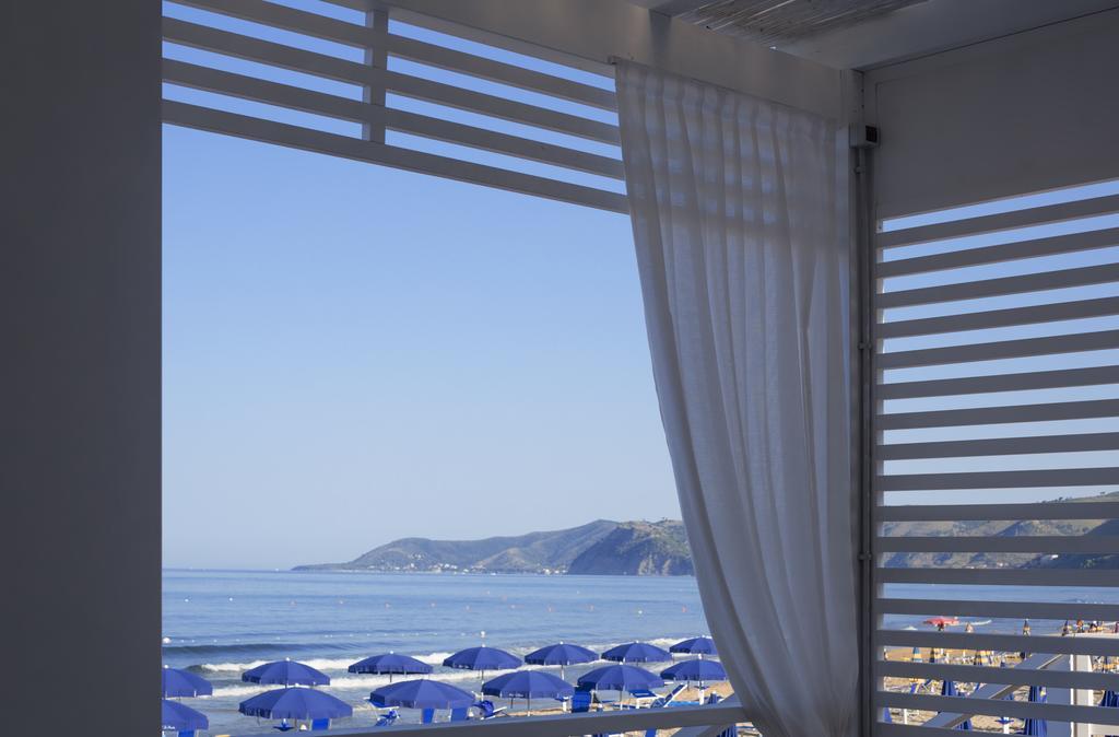 La Pineta Hotel Beach & Spa Acciaroli Exterior foto