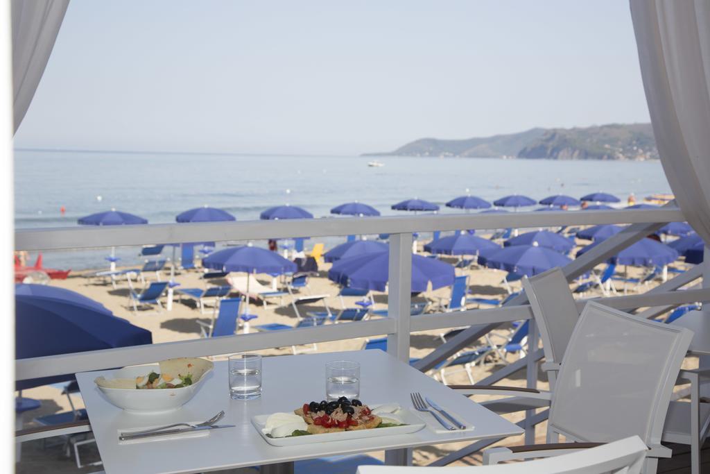 La Pineta Hotel Beach & Spa Acciaroli Exterior foto