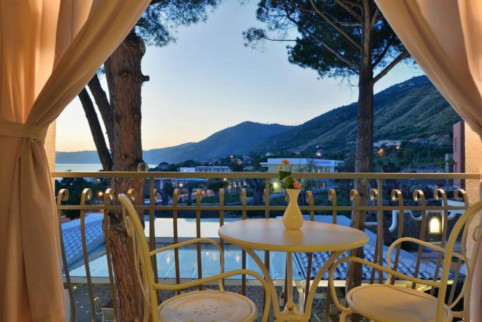 La Pineta Hotel Beach & Spa Acciaroli Exterior foto